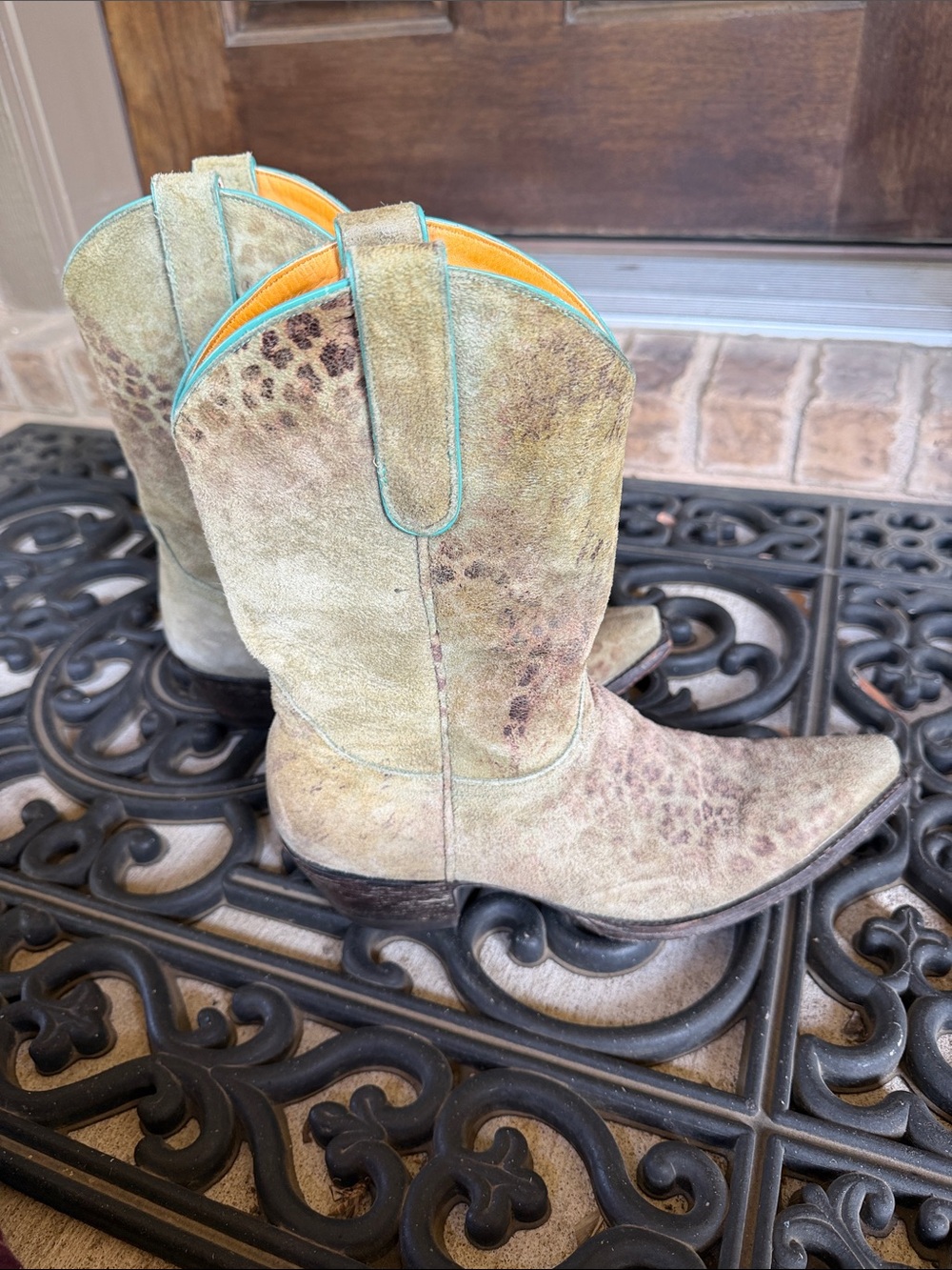 Old Gringo Leopardito Print Cowboy Boots with Turquoise Trim - Picture 8 of 9